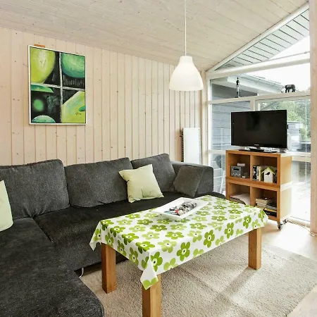 Hotel 4 Person In Tranek R 3*